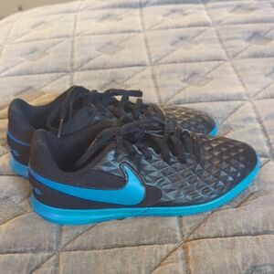 Nike Black and Blue Sports Sneakers